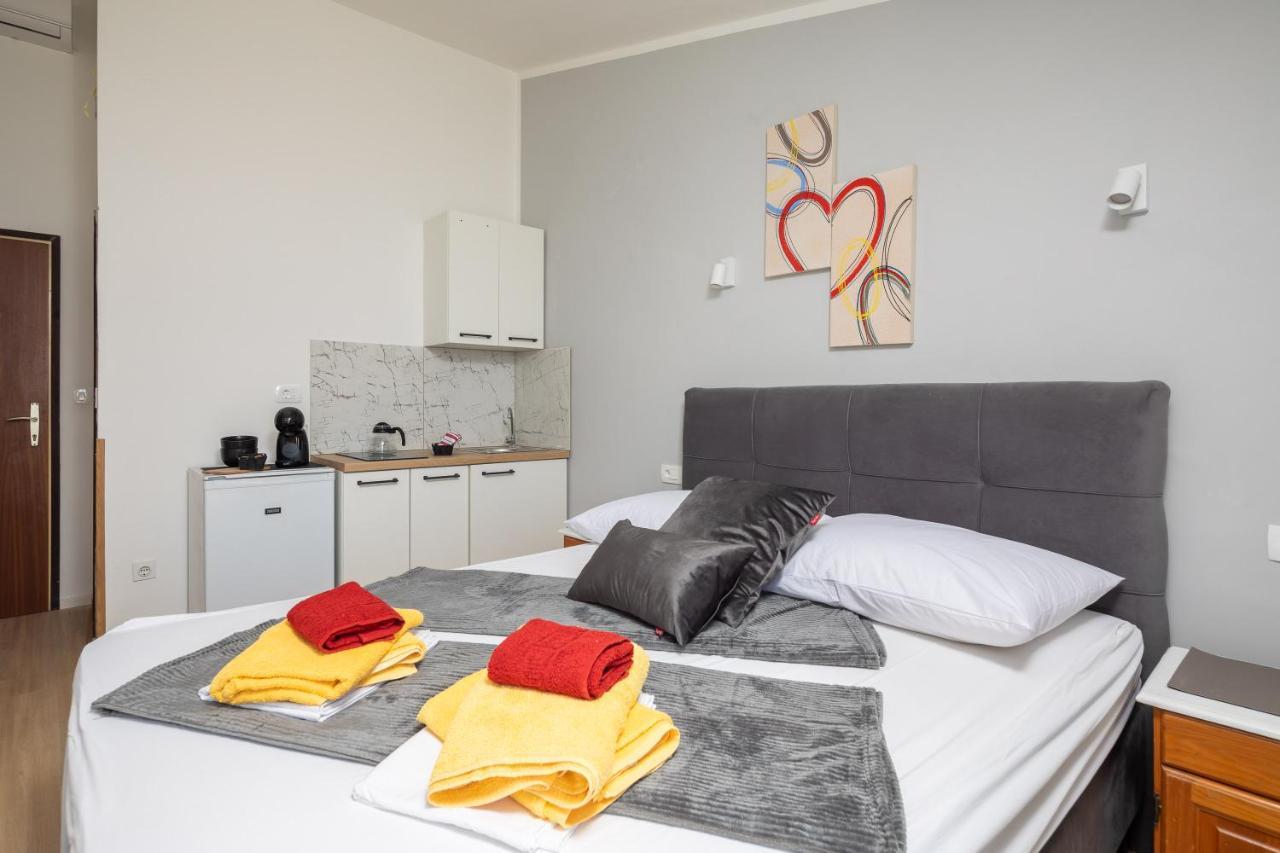 Beach Apartments Borovina Stanici Esterno foto
