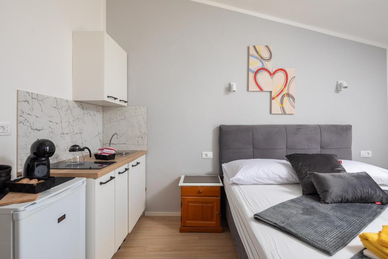 Beach Apartments Borovina Stanici Esterno foto