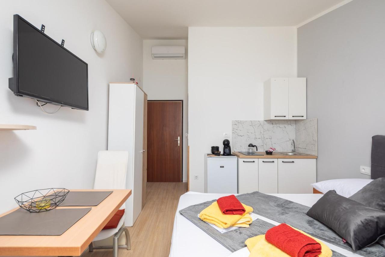 Beach Apartments Borovina Stanici Esterno foto