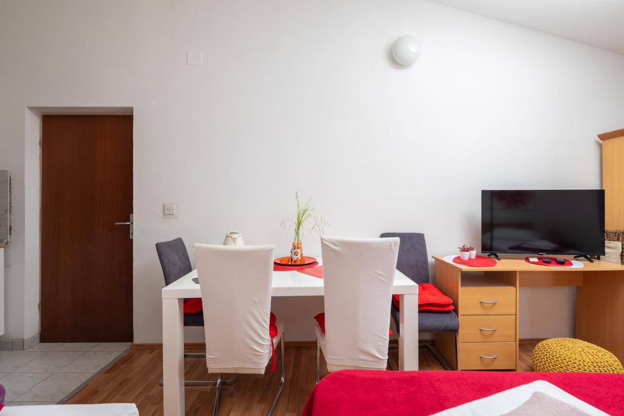 Beach Apartments Borovina Stanici Esterno foto