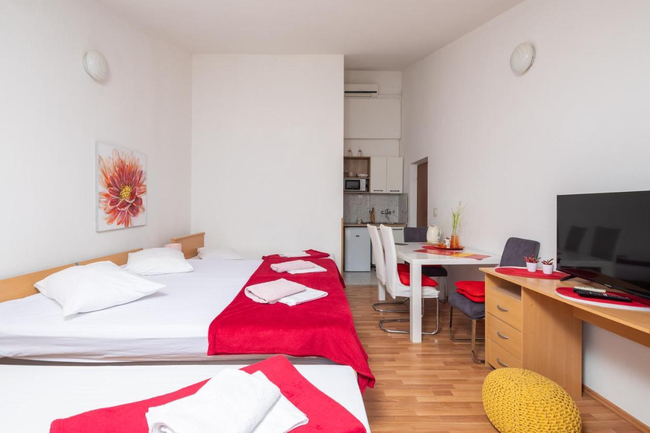 Beach Apartments Borovina Stanici Esterno foto