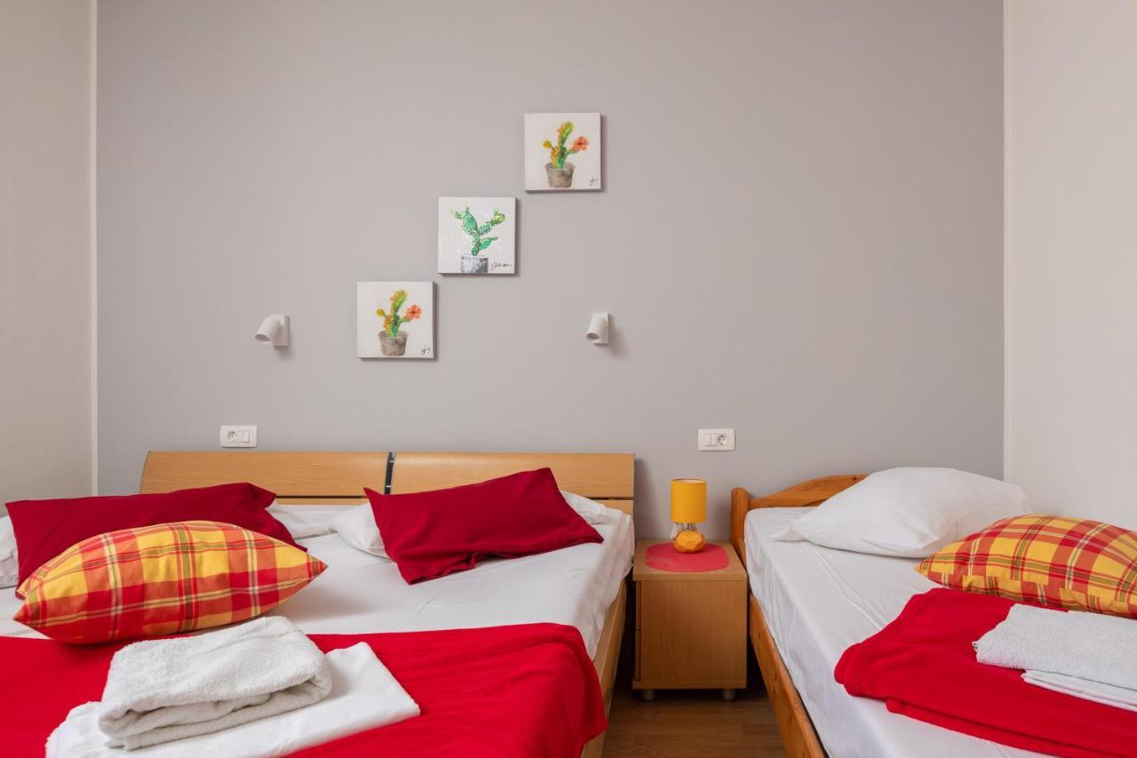 Beach Apartments Borovina Stanici Esterno foto