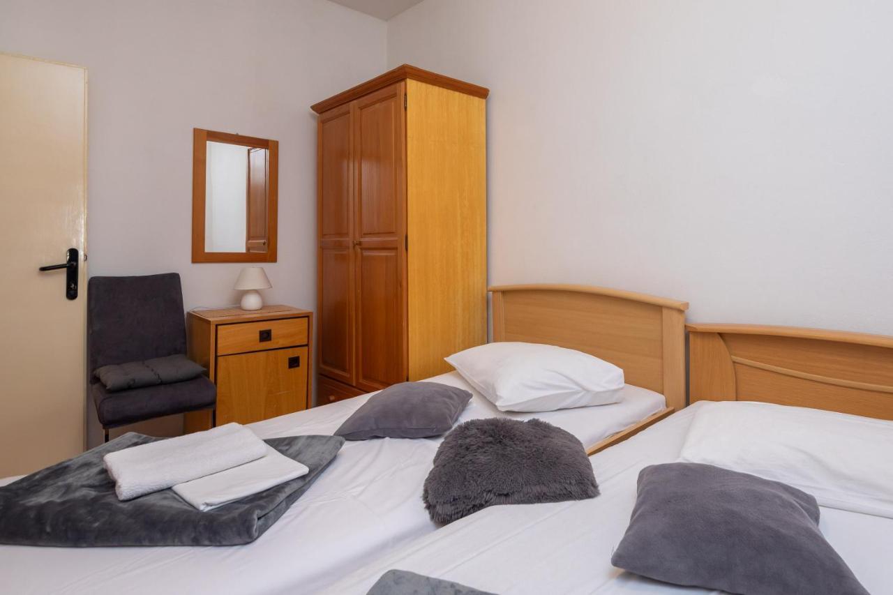 Beach Apartments Borovina Stanici Esterno foto